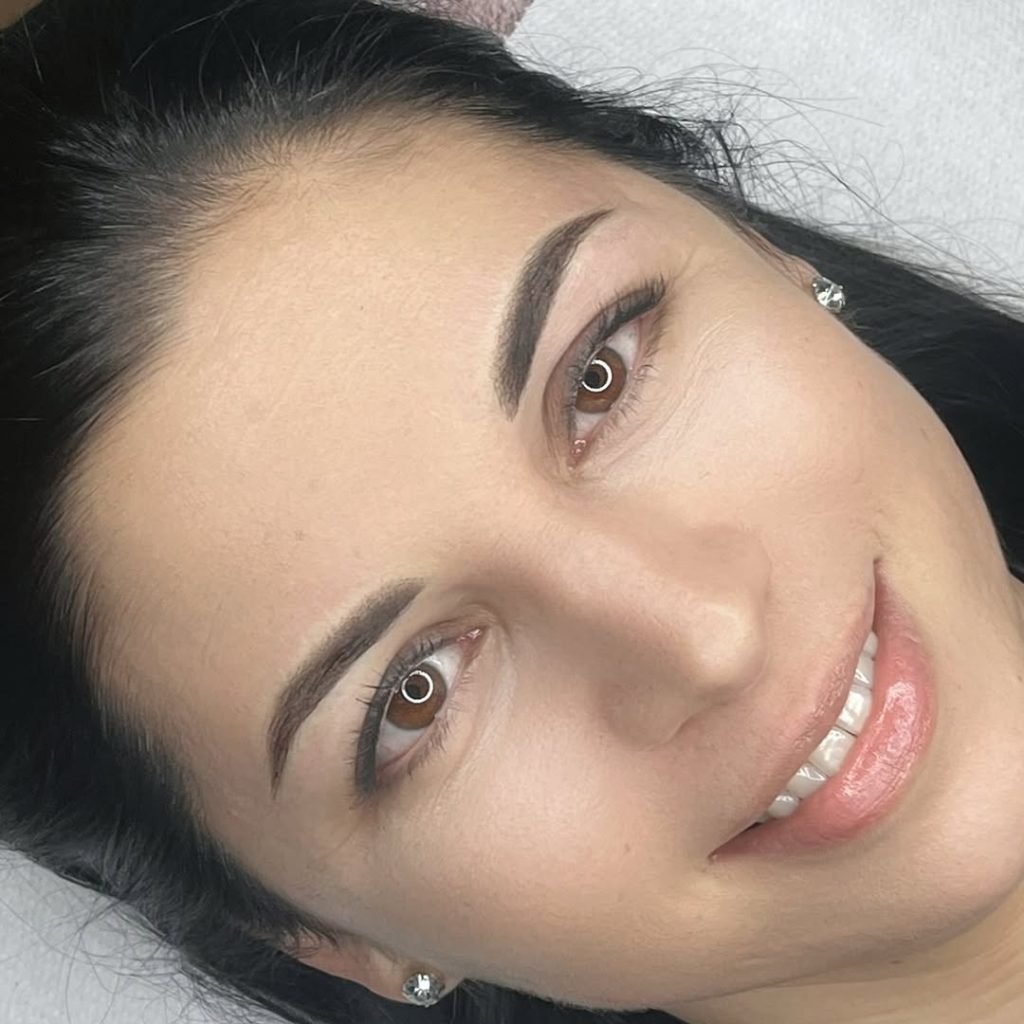 púderes szemöldöktetoválás