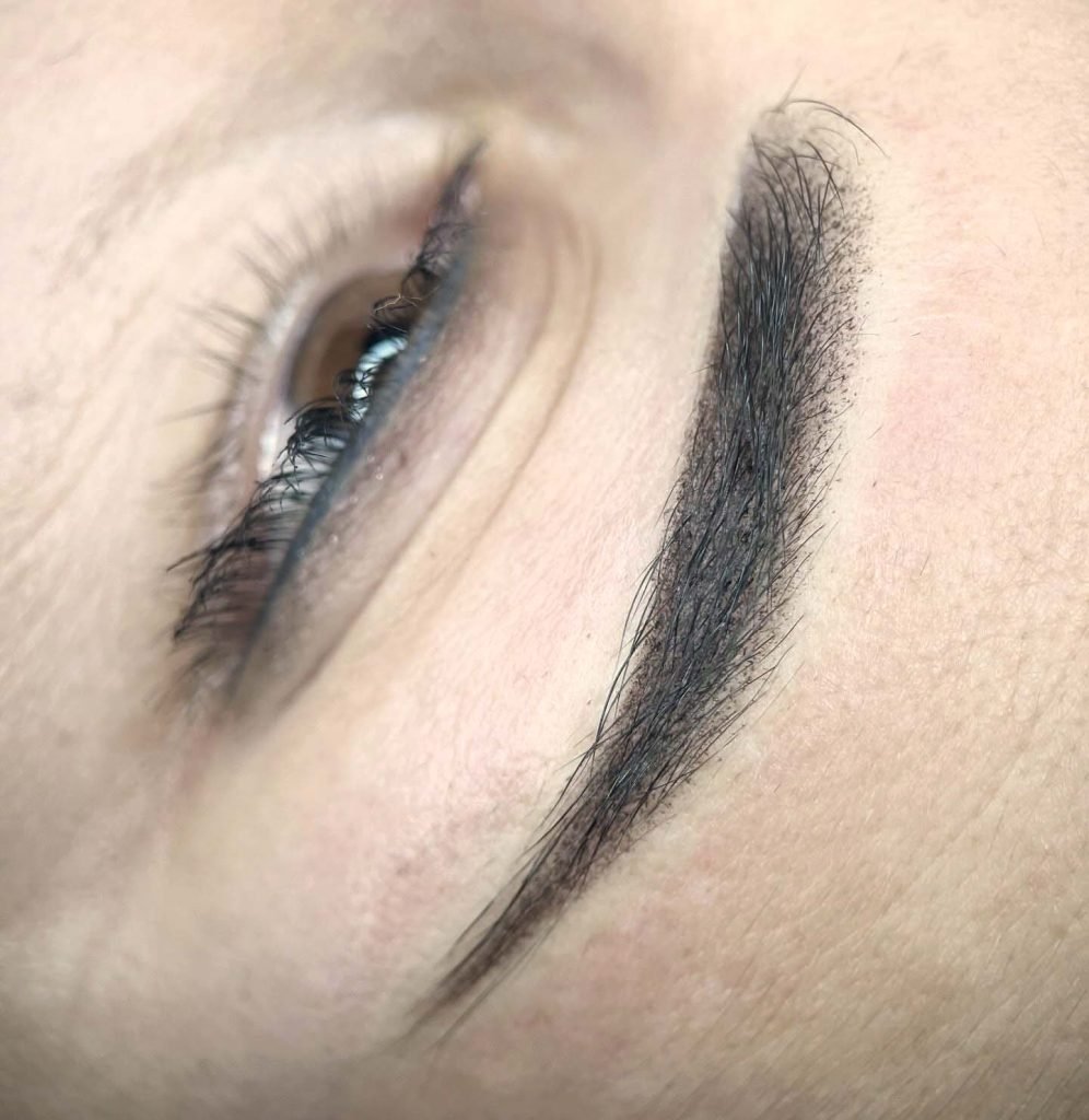 púderes szemöldöktetoválás